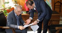 VALİ ZORLUOĞLU’NDAN GIDA KONTROL LABORATUAR MÜDÜRLÜĞÜNE ZİYARET
