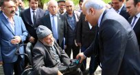 VALİ ZORLUOĞLU SİVRİCE’DE MUHTARLARLA BİR ARAYA GELDİ