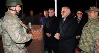 VALİ ZORLUOĞLU YILBAŞI GECESİNİ GÜVENLİK GÜÇLERİMİZLE BERABER GEÇİRDİ