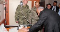 YARALI UZMAN ÇAVUCA GEÇMİŞ OLSUN ZİYARETİ