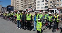 YEŞİLAY VE BİSİKLETLİLER DERNEĞİNDEN HALKA AÇIK BİSİKLET TURU DÜZENLENDİ