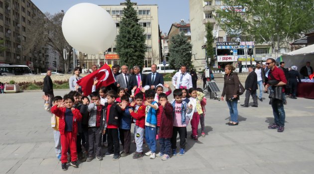TÜRK BAYRAKLI METEOROLOJİ BALONU ŞEHİTLER İÇİN HAVALANDI.