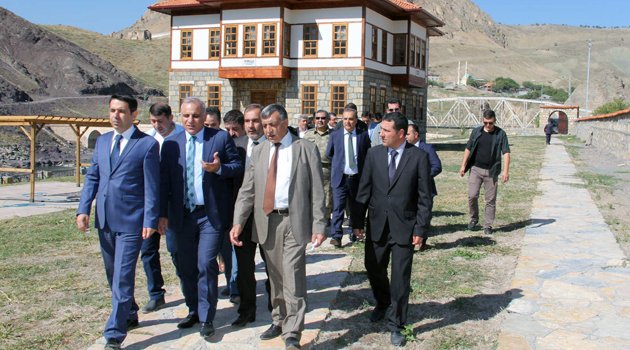 VALİ ZORLUĞLU PALU’DA İNCELEMEDE BULUNDU