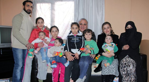 VALİ ZORLUOĞLU SURİYELİ AİLELERİ ZİYARET ETTİ